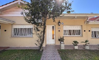 VENTA CASA 5 AMB  EN BARRIO CORIMAYO