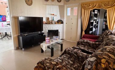 VENTA CASA 5 AMB  EN BARRIO CORIMAYO