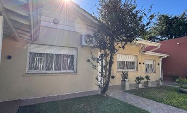 VENTA CASA 5 AMB  EN BARRIO CORIMAYO
