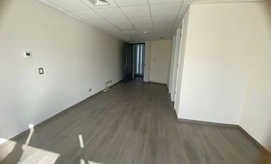 Oficina en Arriendo en Raul Labbe/ Avda La Dehesa