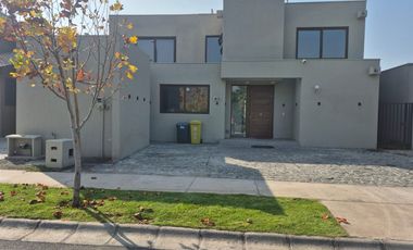 Casa en Venta en Santa Elena