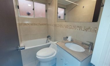 Casa en Arriendo en Linda y cómoda casa 3 dorm, 2 baños, pje cerrado, Trinidad Oriente