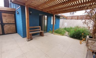 Casa en Arriendo en Linda y cómoda casa 3 dorm, 2 baños, pje cerrado, Trinidad Oriente