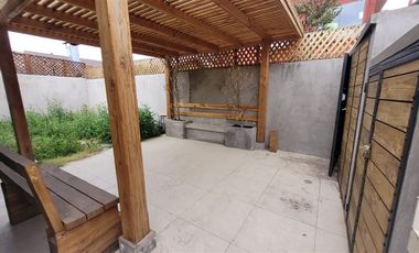 Casa en Arriendo en Linda y cómoda casa 3 dorm, 2 baños, pje cerrado, Trinidad Oriente