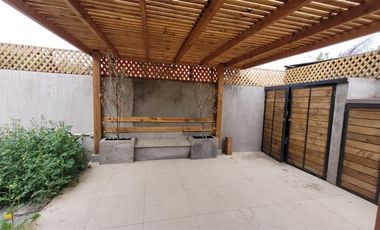 Casa en Arriendo en Linda y cómoda casa 3 dorm, 2 baños, pje cerrado, Trinidad Oriente