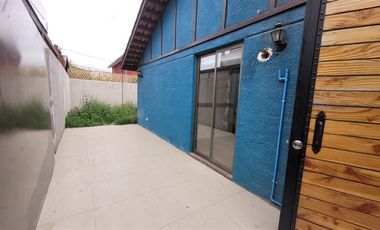 Casa en Arriendo en Linda y cómoda casa 3 dorm, 2 baños, pje cerrado, Trinidad Oriente