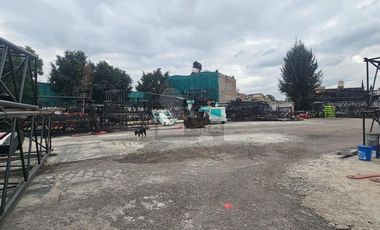 Venta o Renta de Terreno con uso de Suelo Comercial en Ecatepec de Morelos