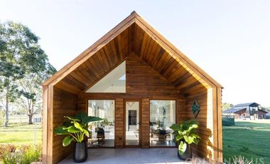 Casa de diseño 5 ambientes con piscina