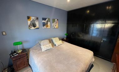 Casa PH de cinco ambientes con patio y pileta a la venta en Wilde