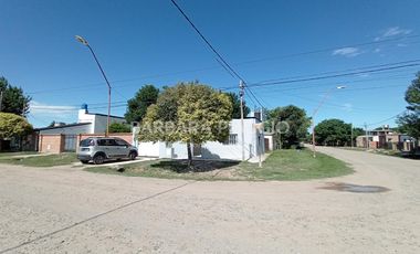 CASA EN RECREO - Estanislao Lopez al 1100