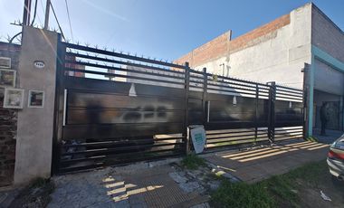 Casa en  venta en Gonzalez Catan