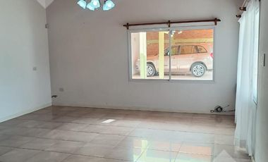 VENTA CASA DOS DORMITORIOS Y MONOAMBIENTES, PIEDRAS BLANCAS, FERNANDEZ ORO