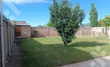 VENTA CASA DOS DORMITORIOS Y MONOAMBIENTES, PIEDRAS BLANCAS, FERNANDEZ ORO