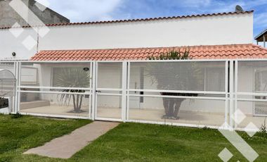 VENTA CASA DOS DORMITORIOS Y MONOAMBIENTES, PIEDRAS BLANCAS, FERNANDEZ ORO