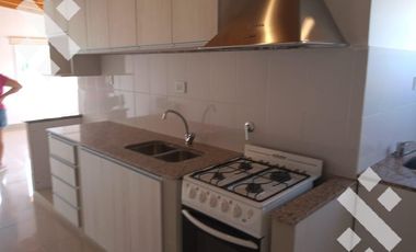 VENTA CASA DOS DORMITORIOS Y MONOAMBIENTES, PIEDRAS BLANCAS, FERNANDEZ ORO