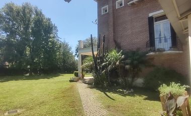 VENDE PROPIEDAD DE CATEGORIA EN ROLDAN LOS INDIOS