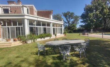 VENDE PROPIEDAD DE CATEGORIA EN ROLDAN LOS INDIOS