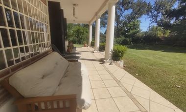 VENDE PROPIEDAD DE CATEGORIA EN ROLDAN LOS INDIOS