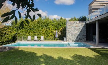 Casa en el Barrio Los Castores. Nordelta