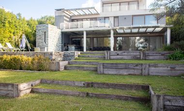 Casa en el Barrio Los Castores. Nordelta