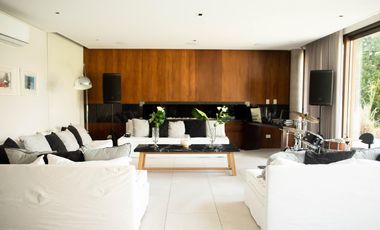 Casa en el Barrio Los Castores. Nordelta