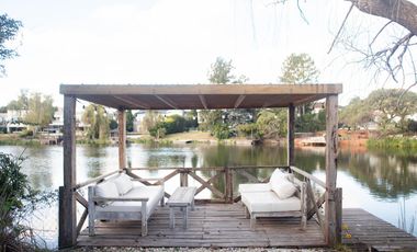 Casa en el Barrio Los Castores. Nordelta