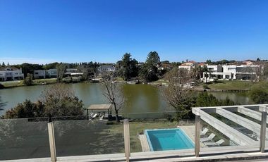 Casa en el Barrio Los Castores. Nordelta