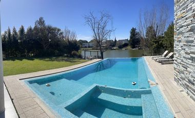 Casa en el Barrio Los Castores. Nordelta