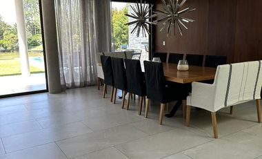 Casa en el Barrio Los Castores. Nordelta