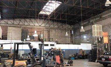 Excelente deposito con salida a dos calles