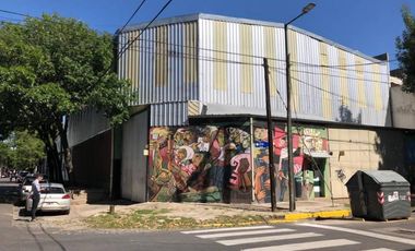 Excelente deposito con salida a dos calles