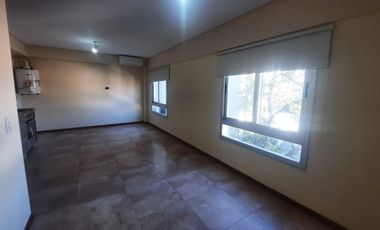 Departamento en Alquiler Castelar Amplio Monoambiente divisible- Apto vivienda y profesional