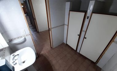 Alquiler de Local en Lanús Este 380 m2 en Esquina