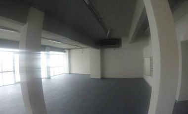 EXCELENTE EDIFICIO DE OFICINAS - ALQUILER