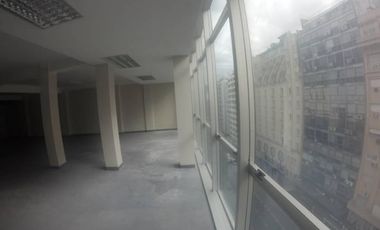 EXCELENTE EDIFICIO DE OFICINAS - ALQUILER