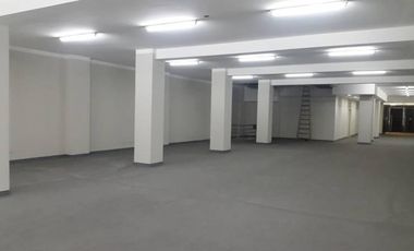 EXCELENTE EDIFICIO DE OFICINAS - ALQUILER