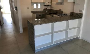 Semipiso de 2 ambientes con cochera - Lanús Oeste