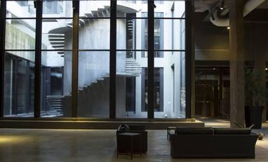 Venta de Loft amoblado apto profesional con cochera doble. Edificio de gran categoria