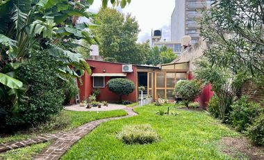 Casa de corte antiguo en excelente estado - Venta Directa - Apto Crédito!!