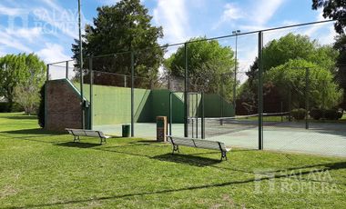 Excelente Casa  de 5 Ambientes  Isla Santa Monica