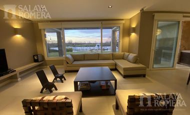 Excelente Casa  de 5 Ambientes  Isla Santa Monica