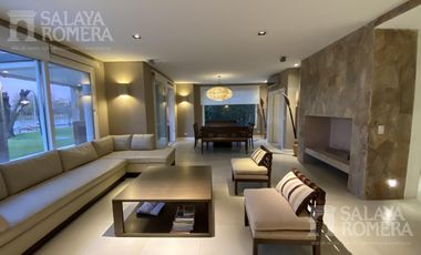 Excelente Casa  de 5 Ambientes  Isla Santa Monica