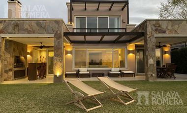 Excelente Casa  de 5 Ambientes  Isla Santa Monica