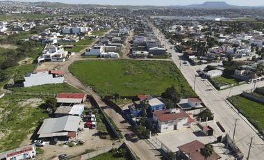 Se vende terreno de 612 m2 con col. Reforma, Playas de Rosarito