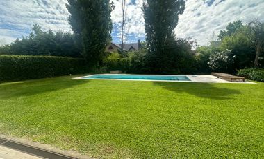 Casa en el Barrio La Alameda. Nordelta