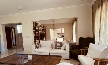 Casa en el Barrio La Alameda. Nordelta