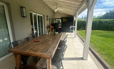 Casa en el Barrio La Alameda. Nordelta