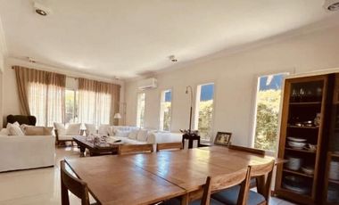 Casa en el Barrio La Alameda. Nordelta