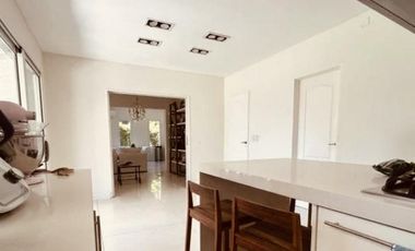 Casa en el Barrio La Alameda. Nordelta