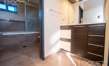 Casa de 3 dormitorios - Barrio Privado 